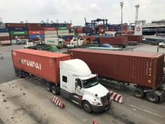 container bot khan hiem gia cuoc van   8217 khung  8217