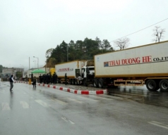 xuat khau 1 070 xe toa hang qua cua khau bien gioi viet   trung ngay 17 3