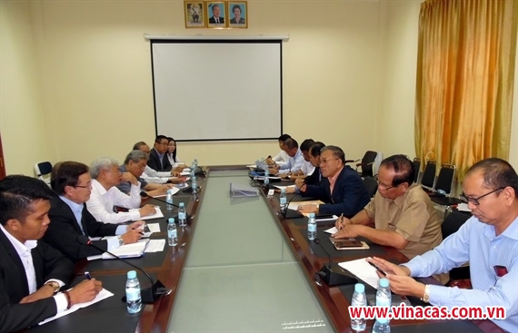 phien hop lan 2 to phat trien dieu viet nam   campuchia  hop tac vuon dieu thuc nghiem tai campuchia